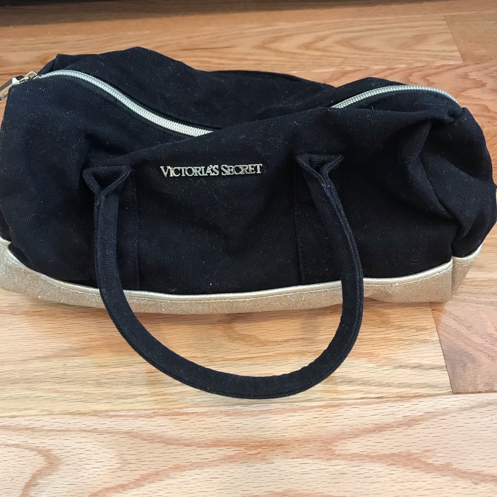VICTORIA’S SECRET COSMETIC BAG